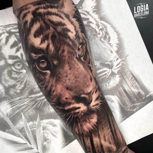 tatuaje_brazo_tigre_boque_logiabarcelona_javier_arcia    